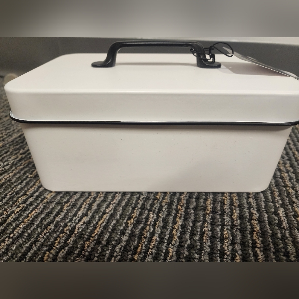 Rae Dunn Dryer Sheets Storage Box with Lid - Picture 2 of 9